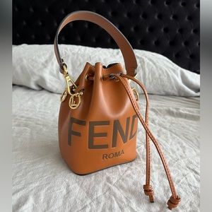 FENDI MON TRESOR BUCKET BAG